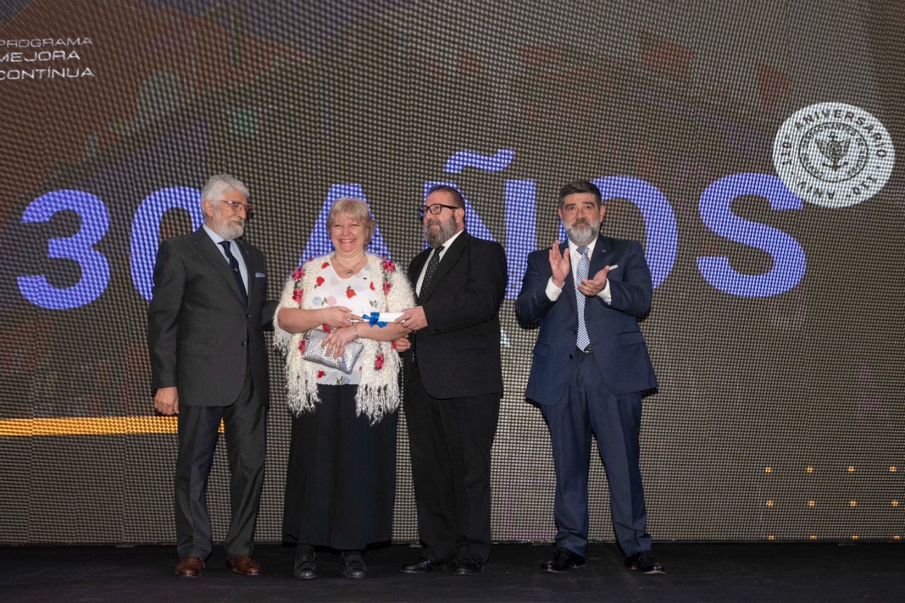 Entrega de Distinciones a Socios Vitalicios
