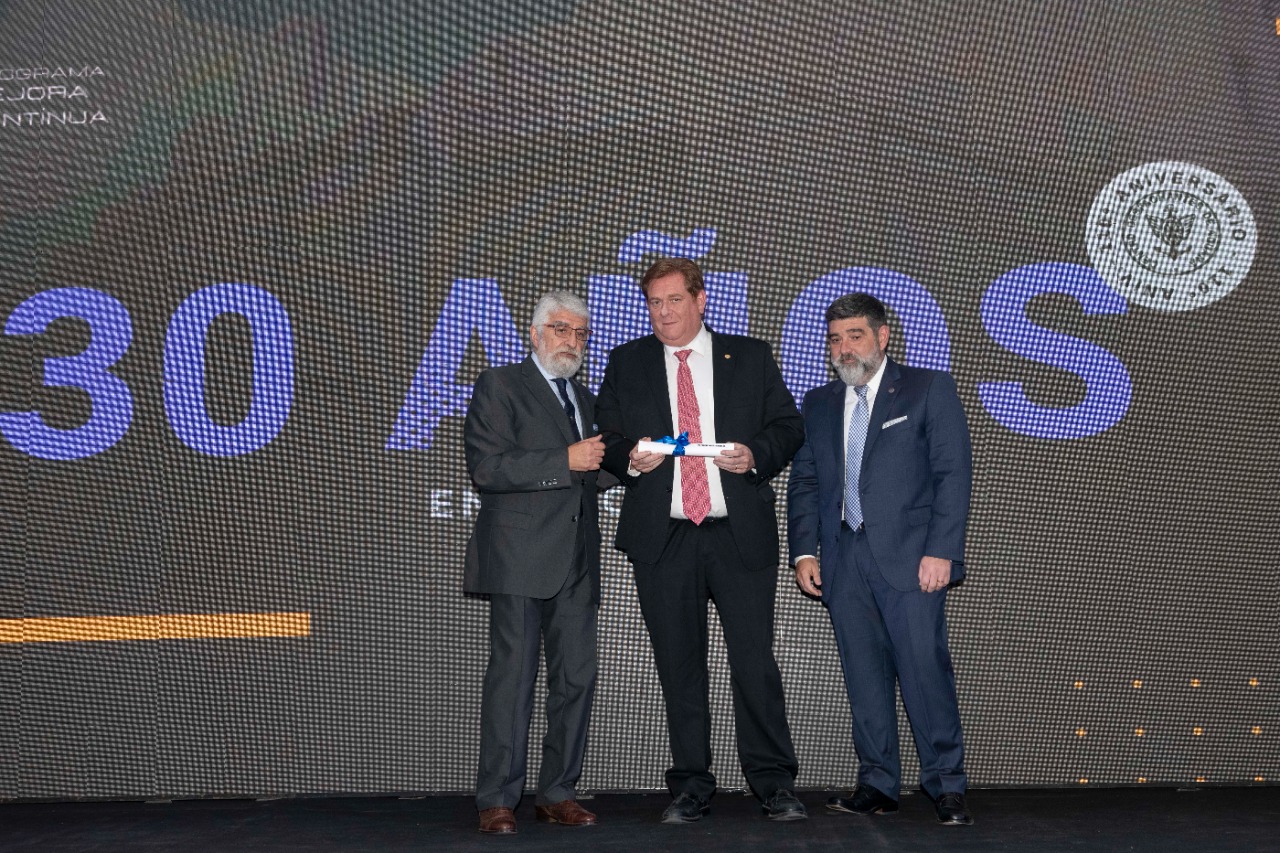 Entrega de Distinciones a Socios Vitalicios