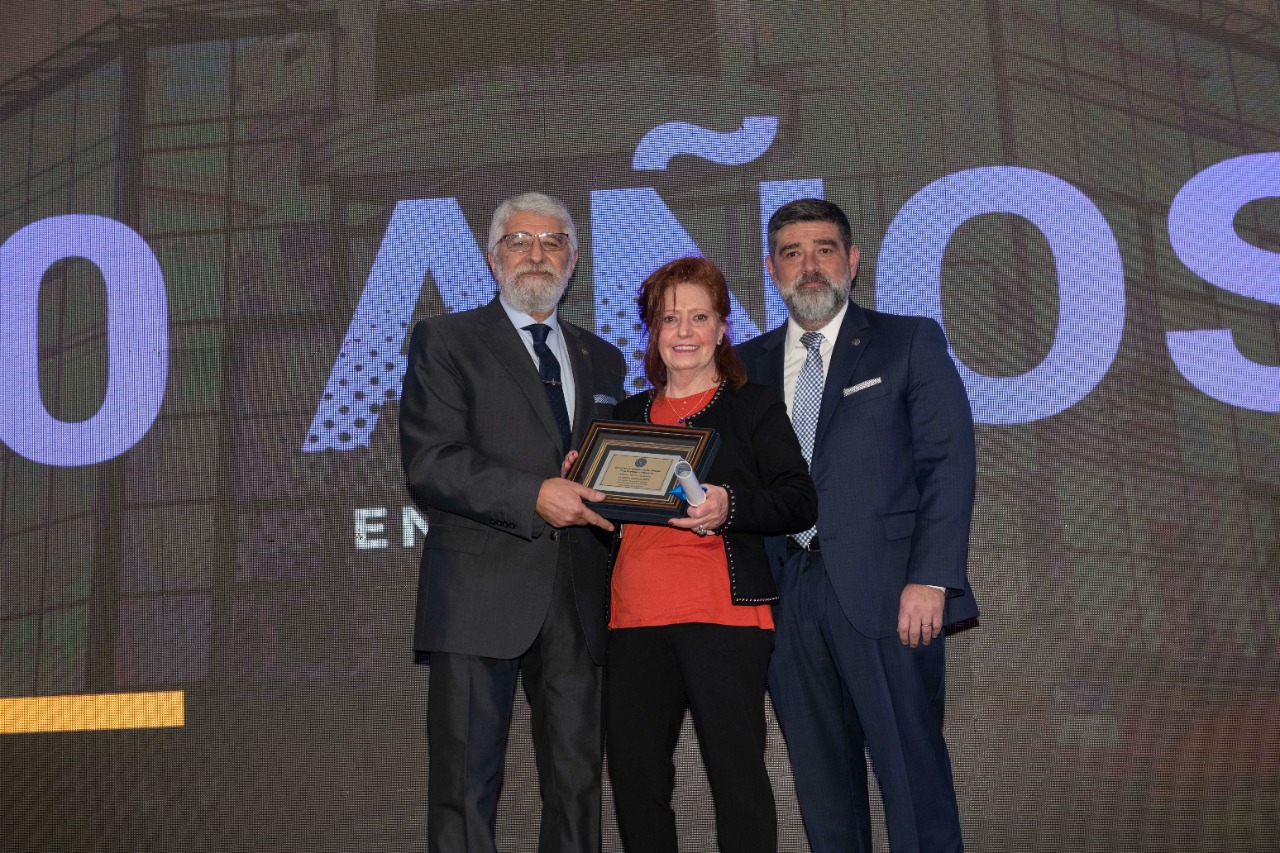 Entrega de Distinciones a Socios Vitalicios