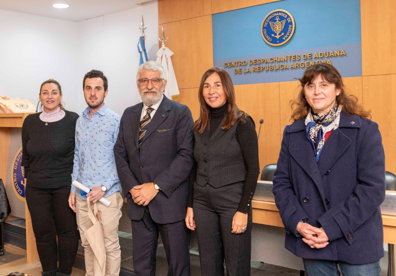 Entrega de Distinciones a Socios Nuevos