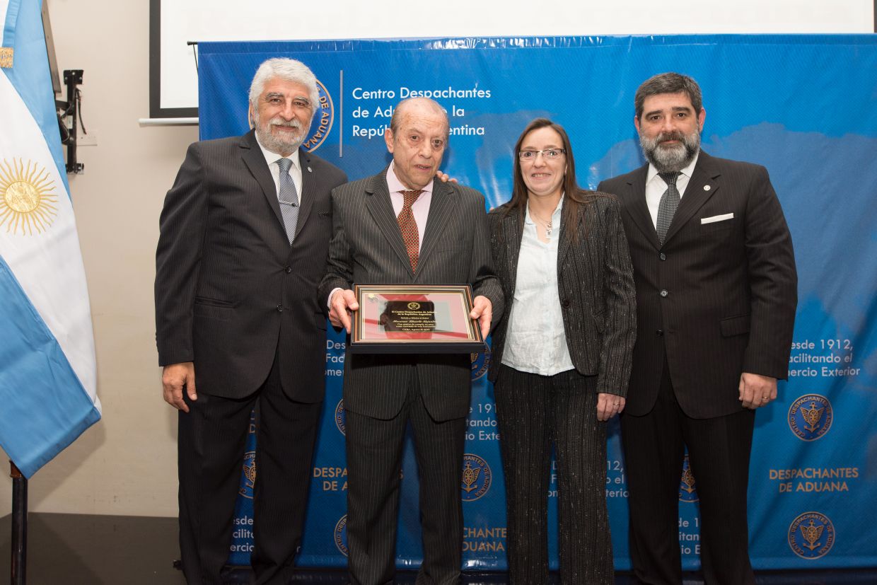 106° Aniversario - Distinción socios vitalicios