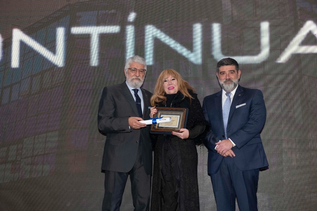 Entrega de Distinciones a Socios Vitalicios